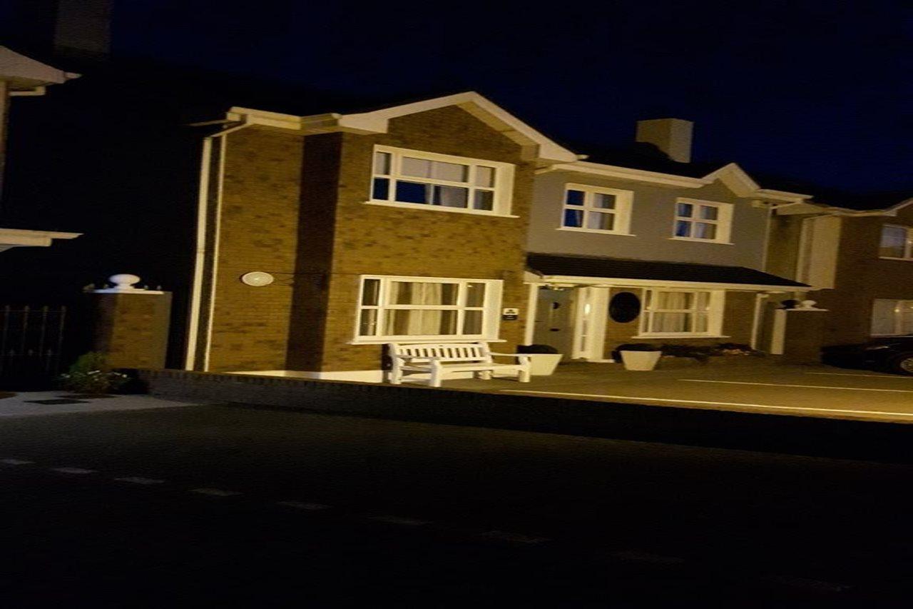 Almara House Panzió Galway Kültér fotó